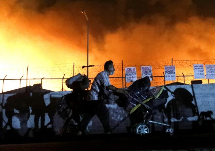 Brand i flyktingläger.