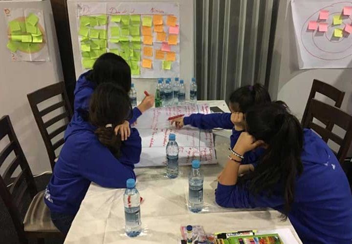 Ungdomar på workshop.