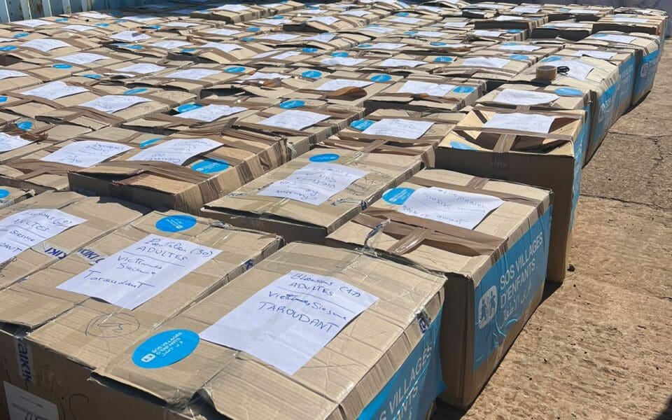 Paket med nödhjälp.