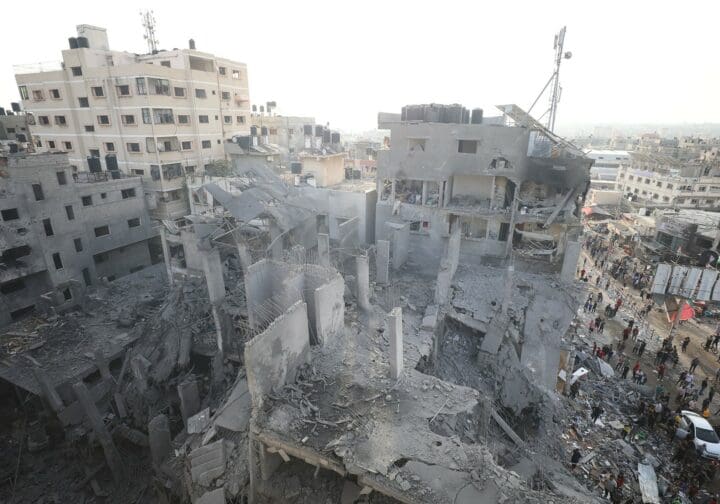 Förstörda byggnader i Gaza 2023.
