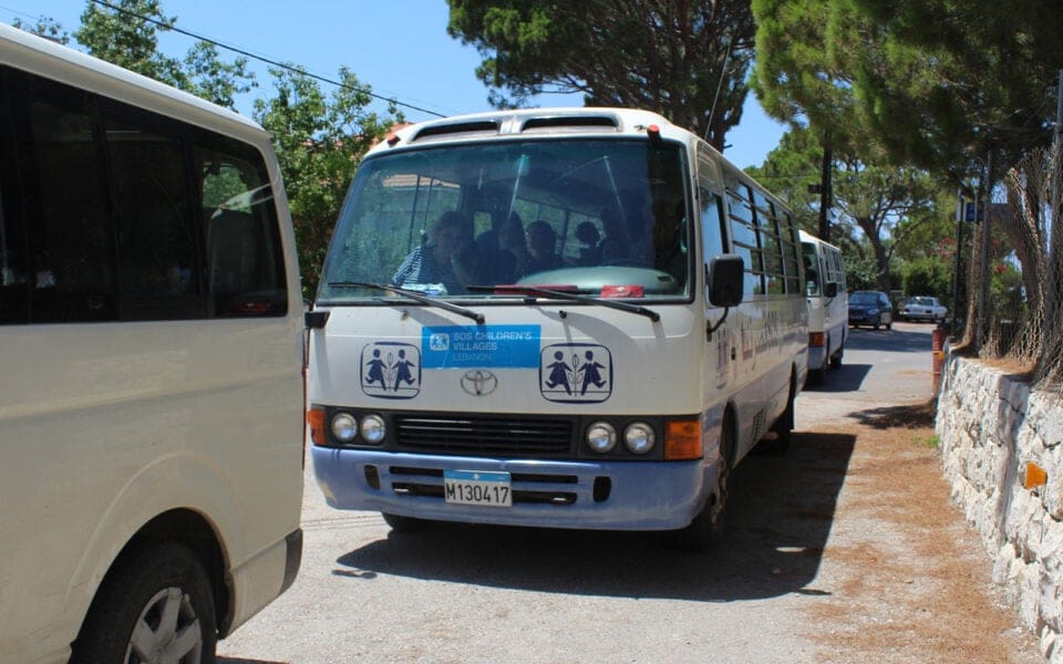 SOS Barnbyars buss i Libanon.